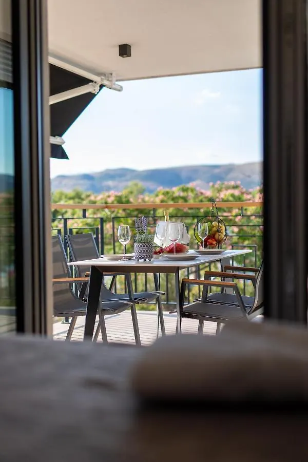 Luxury Apartment Vagabundo 2 Free Parking Trogir Croacia